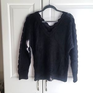 NWOT Eesome Fuzzy Eyelash Sweater with Embroidered Lace Detail Sleeve Si…